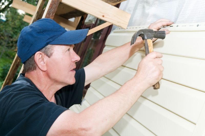 Vinyl Siding Repair Expert Image 3