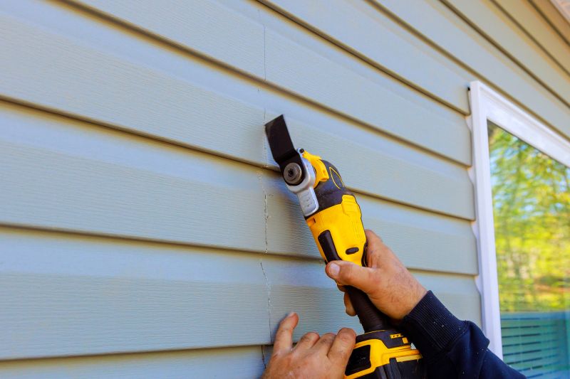 Vinyl Siding Repair Process Image 2